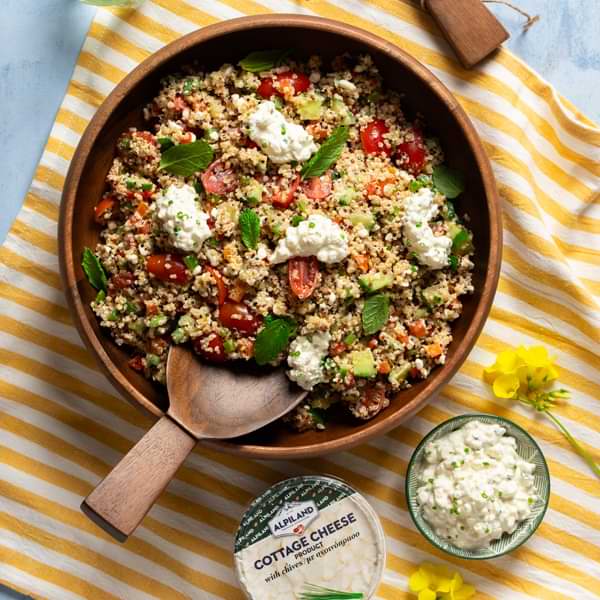 Σαλάτα κινόα με cottage σχοινόπρασο